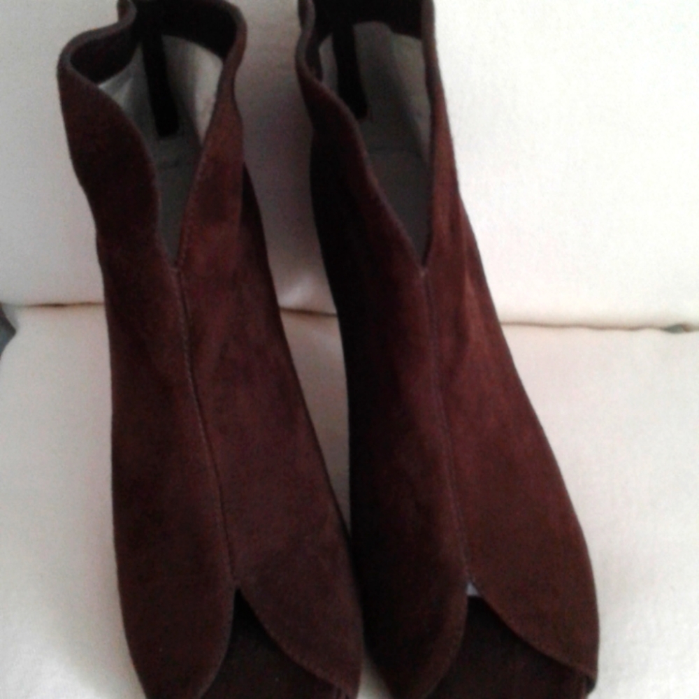 NWT Brown Suede Fratella Gomma Ankle Boots